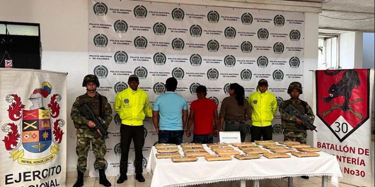 Incautan más de 12 mil gramos de marihuana en aguas del río Vaupés