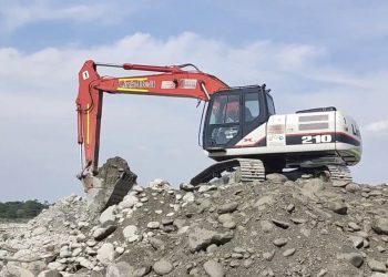Con cuatro máquinas de la Gobernación del Meta están cerrando trasvase en el río Ariari