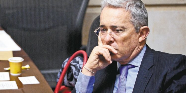 Álvaro Uribe preocupado por la seguridad de Colombia