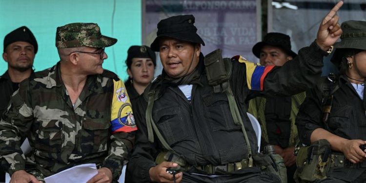 Por solicitud presidencial, Fiscalía suspende órdenes de captura a 19 integrantes de las Farc