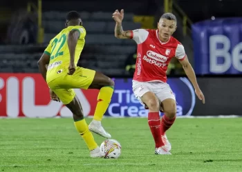 Alcaldía de Bogotá permitiría ingreso de hinchas del Bucaramanga al Campín