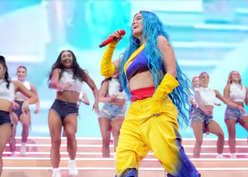 Karol G llegaría a la final de la Copa América y cantaría el himno de Colombia