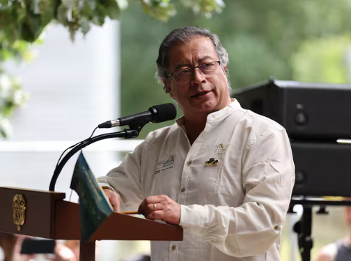 Petro hace un llamado al Gobierno venezolano para que permita escrutinio de votos y actas