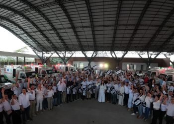 Con entrega de 11 de 22 ambulancias, gobernadora del Meta logra victoria temprana