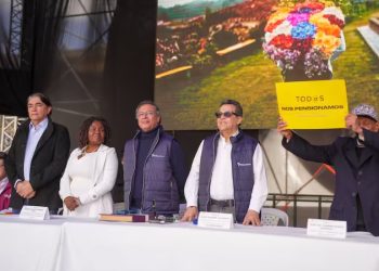 Gustavo Petro no logró llenar la plaza de Bolívar durante la sanción presidencial de la reforma pensional