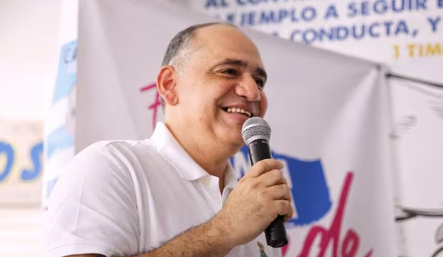 Denuncian al alcalde de Santa Marta por presuntos nexos con el paramilitarismo