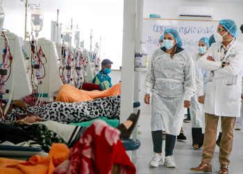 Apertura y puesta en funcionamiento de la Unidad Renal en el Hospital Departamental de Granada.