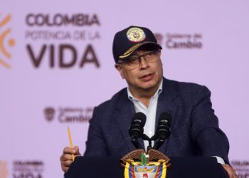 Petro vuelve a atacar a la prensa por aparentes prácticas «antidemocráticas»