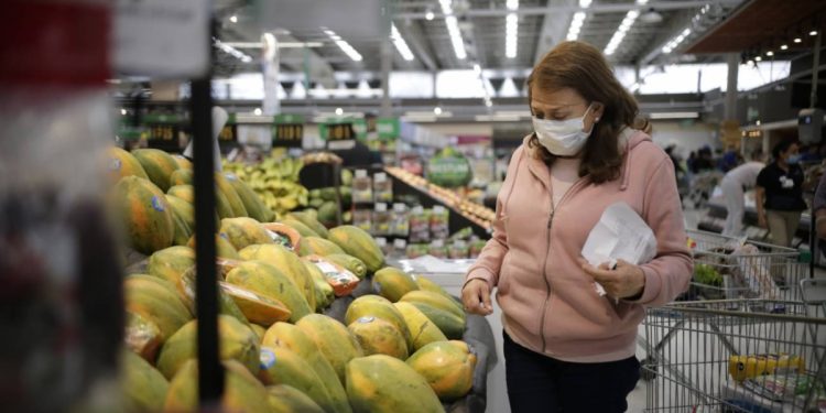 Inflación de Colombia supera a la de otros países latinoamericanos tras la pandemia