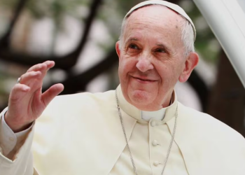 El Papa Francisco alerta sobre tentaciones ideológicas y «populistas» durante visita en Trieste, Italia