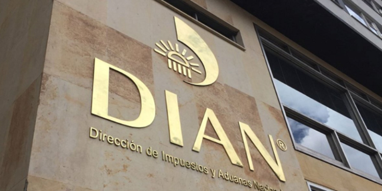 El calvario por la declaración de renta: ciudadanos han tenido que endeudarse para pagar
