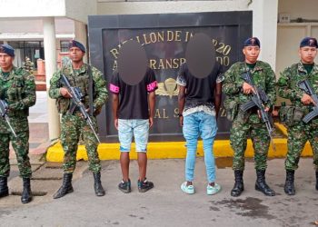 Dos integrantes de un GAO r se entregaron al Ejército en el Meta