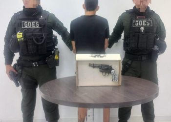 GOES de la Policía Nacional capturó a un hombre que portaba un arma de fuego en el barrio La Madrid de Villavicencio