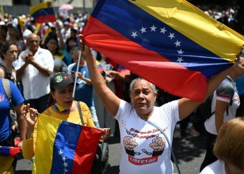 Masiva movilización en Venezuela: opositores reclaman transparencia electoral