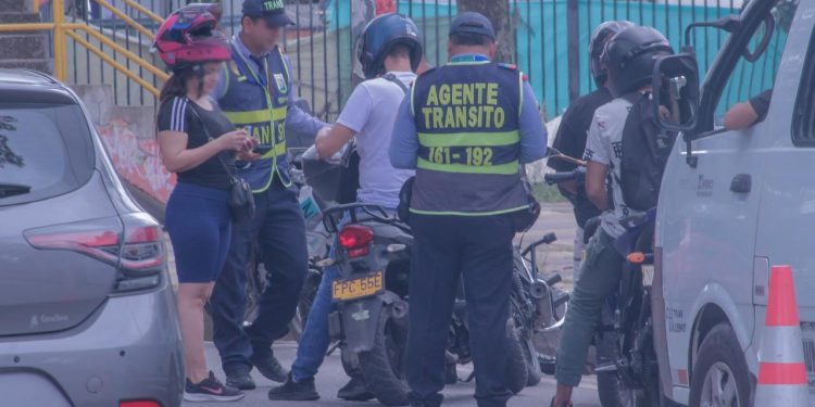 Parquear en vía pública es la infracción más recurrente del primer semestre de 2024