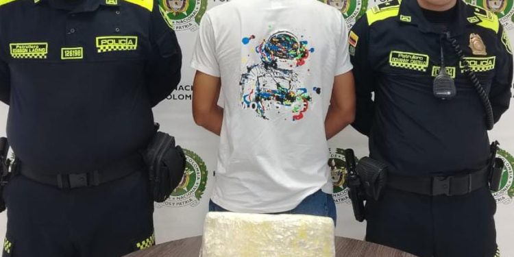 Policía sorprendió a dos hombres con sustancias en el barrio Jordán y La Esperanza en Villavicencio