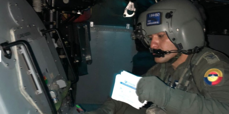 Sobrevuelo con mensajes de seguridad en Meta