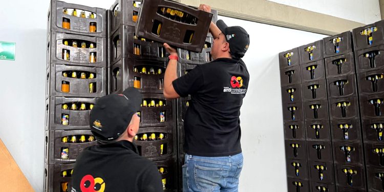 Más de 25 mil botellas de cerveza de contrabando fueron incautadas en Puerto Concordia.