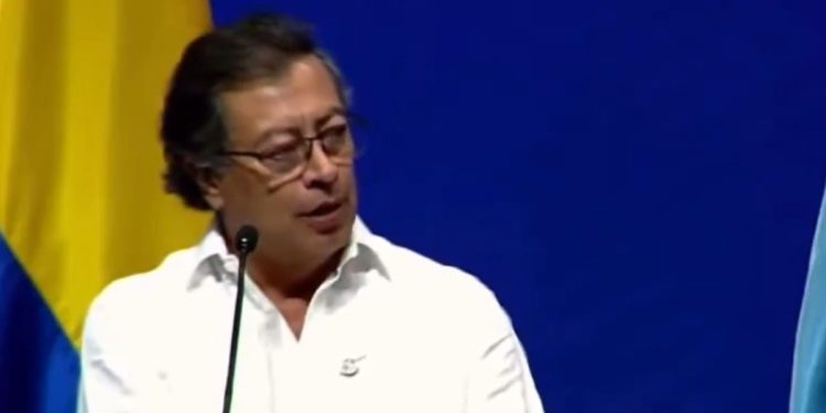 Petro critica la inteligencia artificial en su intervención en la COP16: advierte un colapso