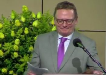 Uno de los ganadores del Nobel de economía es profesor en la Universidad de los Andes