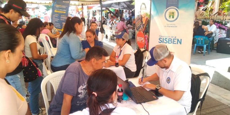 Vendedores información reciben atención institucional