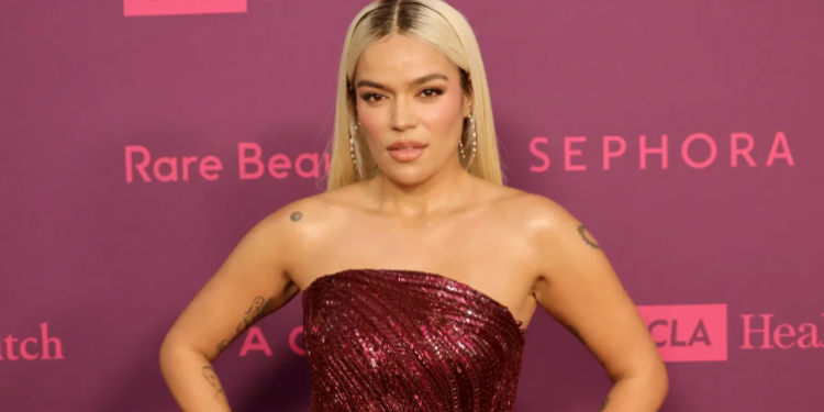 «Me siento muy afectada y me disculpo de corazón»: Karol G rompió el silencio y respondió a las críticas de ‘+57