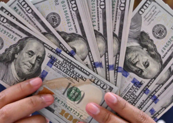 Dólar en Colombia llegó este miércoles a su precio más alto de 2024 tras superar la barrera de los $4.500