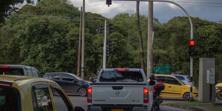 En un 90 % avanza mantenimiento y modernización de la red semafórica en Villavicencio
