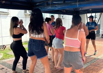 Brigada de servicios llega a 49 mujeres privadas de la libertad en el distrito de Policía