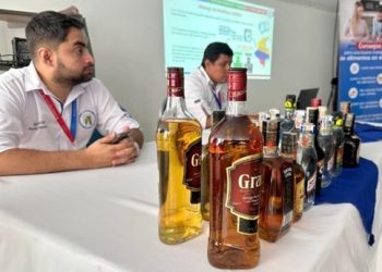 Capacitan a comerciantes en esta temporada navideña