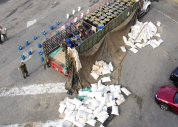 Cayó narco con más de 6.400 galones de químicos para drogas: las llevaba en un camión