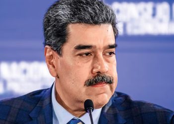 Parlamento de Venezuela juramenta a Nicolás Maduro como presidente reelecto, acto considerado ilegítimo