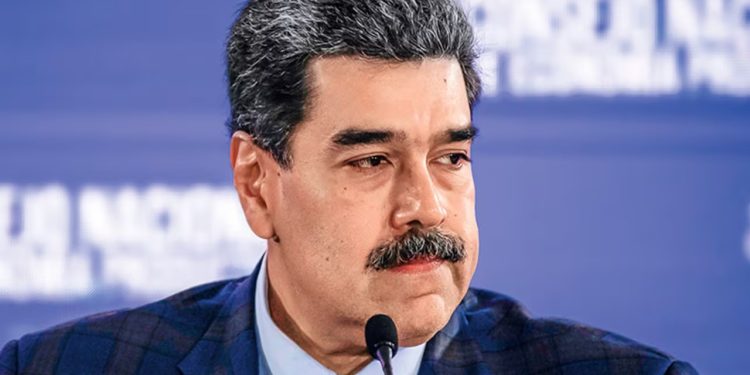 Parlamento de Venezuela juramenta a Nicolás Maduro como presidente reelecto, acto considerado ilegítimo