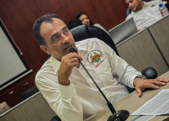Solicitan suspensión del diputado Héctor Fabio Vélez «Mariachi»