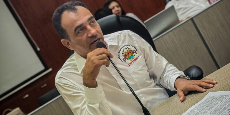 Solicitan suspensión del diputado Héctor Fabio Vélez «Mariachi»