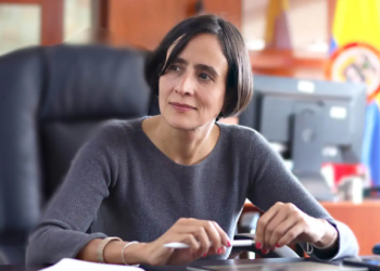 Como mujer, yo no me puedo sentar en esta mesa con Armando Benedetti: Susana Muhamad