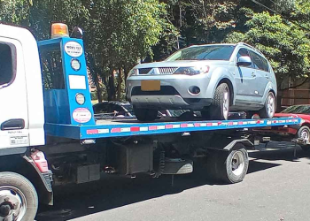 inician operativos de movilidad para retirar vehículos mal estacionados en vías y andenes