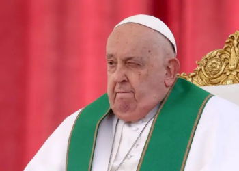 Papa Francisco tiene neumonía bilateral y su estado preocupa