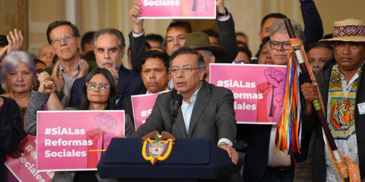 Consulta popular tendría hasta 12 preguntas y llegaría al Congreso los primeros días de abril