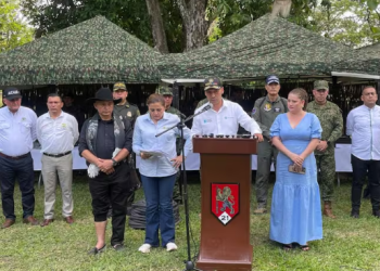 MinDefensa anuncia recompensa de $4.450 millones de pesos por alias ‘Iván Mordisco’