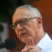 Ministro de Salud responde a acusaciones contra su esposa y denuncia ataques “machistas”