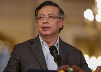 Petro pone condición para derogar decreto de consulta popular