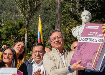 Presidente Gustavo Petro sancionó la reforma laboral