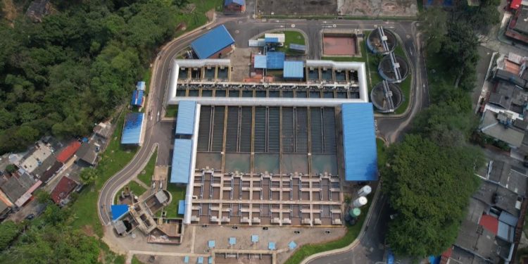 ¡Restablecen suministro de agua en barrios afectados por emergencia invernal