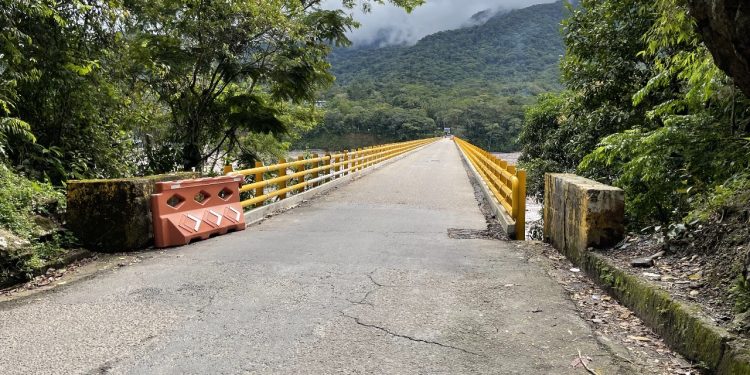 Habrán cierres en el puente antiguo del Río Guatiquia