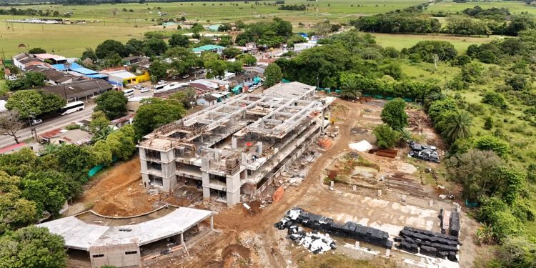 Alcalde Alexander Baquero proyecta entregar el colegio Alfonso López Pumarejo entre diciembre y enero